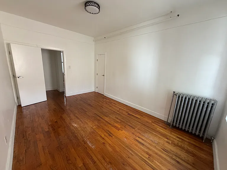 490 Ocean Pkwy #2 — Photo 4