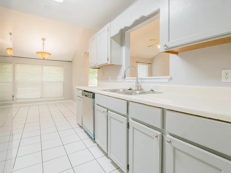 655 Osprey Dr — Photo 12