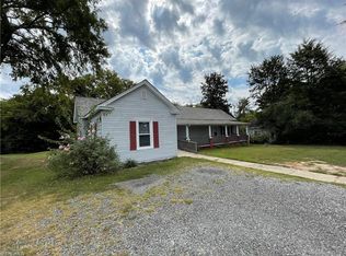 524 Morgan Rd, Eden, NC 27288