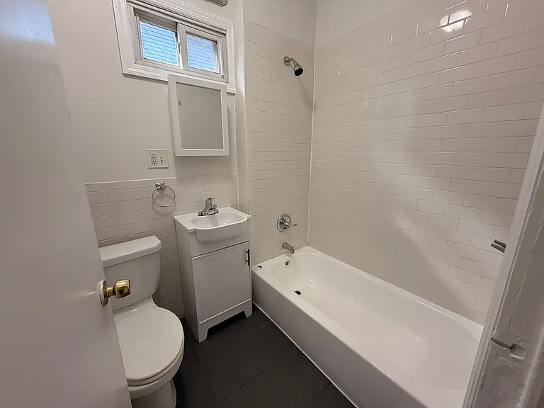 133 Boyd Ave #B2 — Photo 10