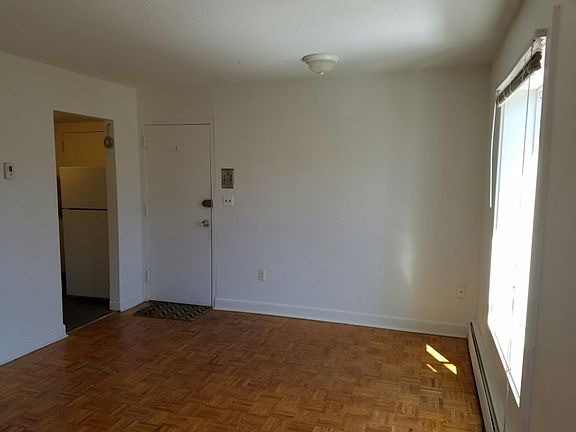 4th image of 524 Putnam Ave APT 15