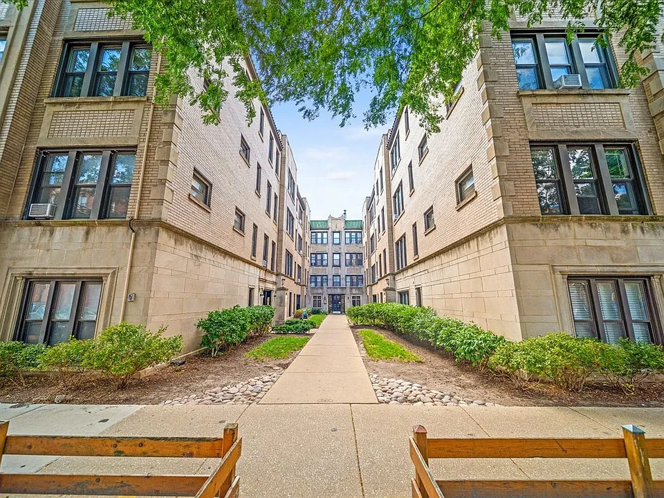639 W Roscoe St #T1
