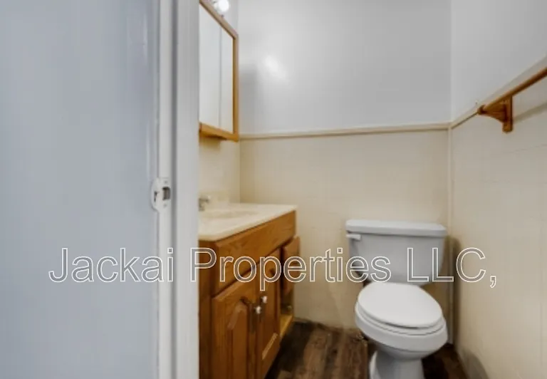 814 E Centennial St — Photo 14