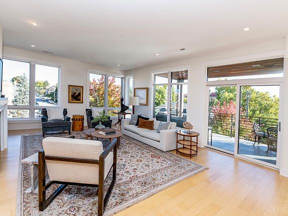 5th image of 2770 Observatory Ave APT 204