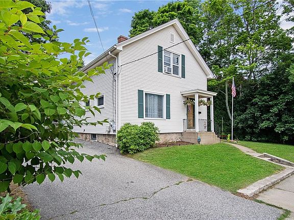 3rd image of 16 W Warwick Ave