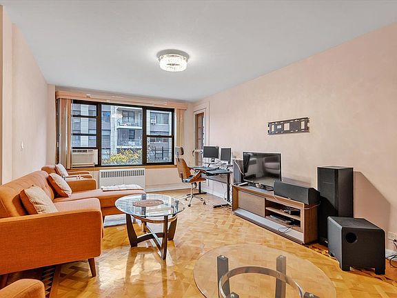 3rd image of 98-10 64th Ave #4G