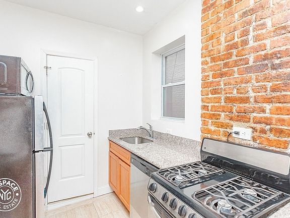 5th image of 1508 Bedford Ave APT 1