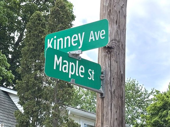 2nd image of 518 S Kinney Ave
