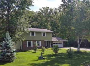 4877 N Arboretum Dr, Saginaw, MI