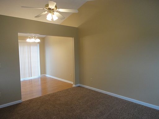 3rd image of 1493 Clovernook Dr