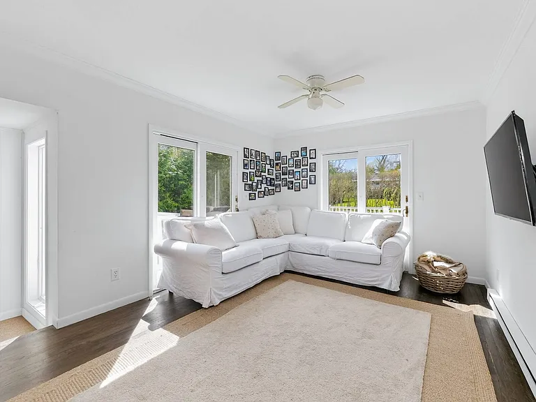 15 Indian Hill Rd — Photo 9