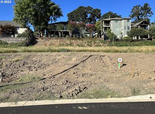 2769 NW Pinehurst Dr #8, McMinnville, OR