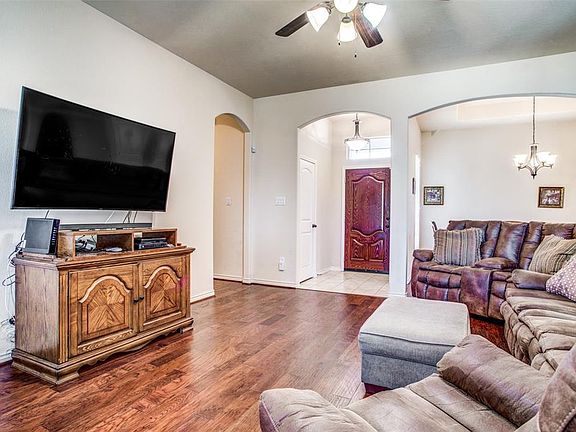 5th image of 213 Parakeet Dr