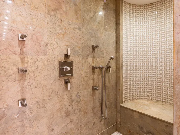 100 Riverside Boulevard image 9 of 15