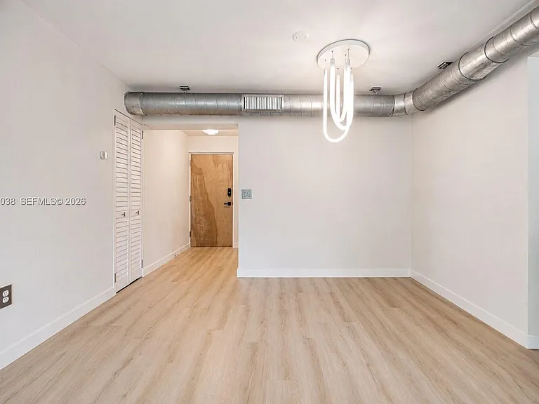 1900 Meridian Ave #204 — Photo 8
