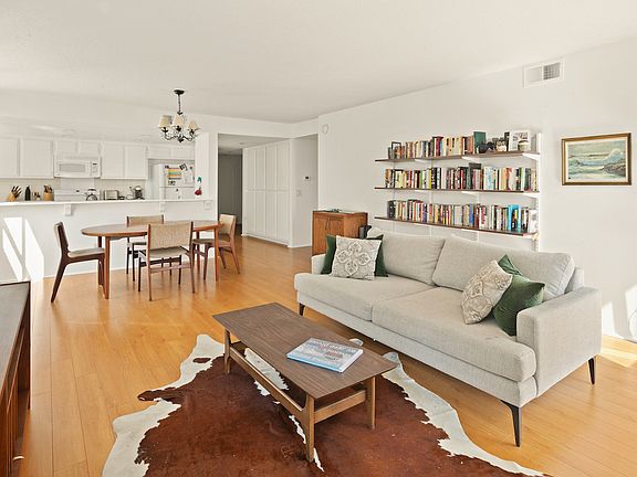 2nd image of 850 S Shenandoah St APT 205