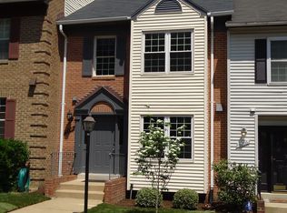6068 Heatherwood Dr, Alexandria, VA 22310