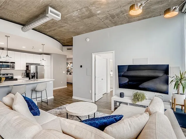 923 Peachtree St NE #1731 — Photo 4