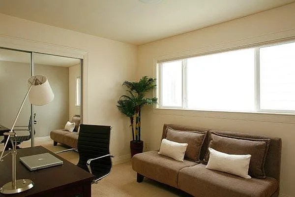 2828 Greenwich St — Photo 6