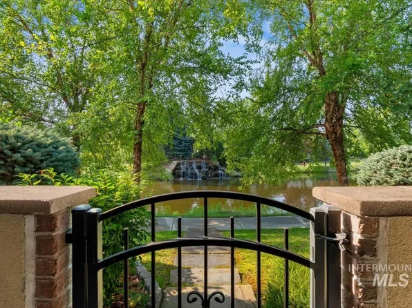 9775 W Sultana Dr, Garden City, ID 83714