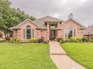 428 Montreal Dr, Hurst, TX 76054