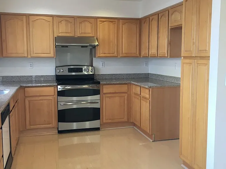 5000 Starling St — Photo 6