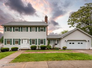 75 Almond Ln, Wilkes Barre, PA 18702