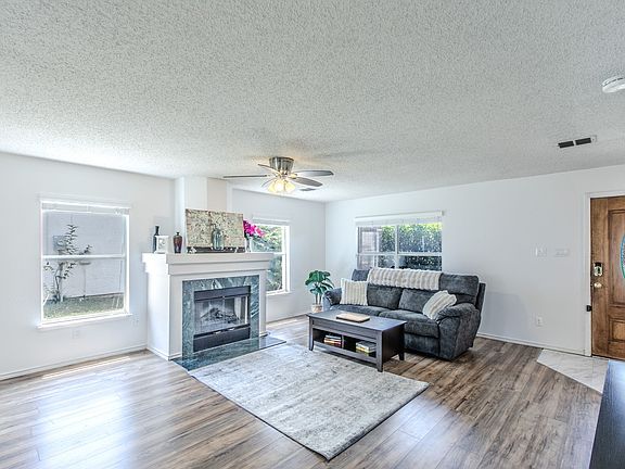 3rd image of 3148 Pine Valley Dr