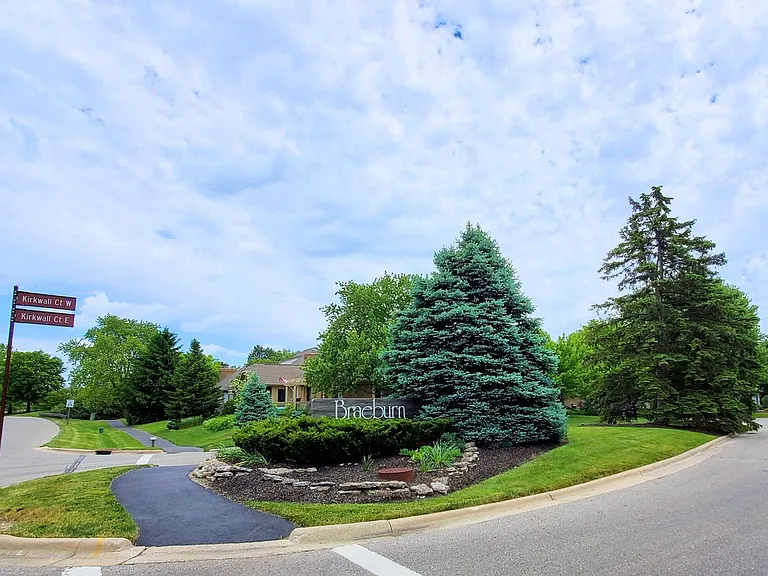 5990 Kirkwall Ct W — Photo 3
