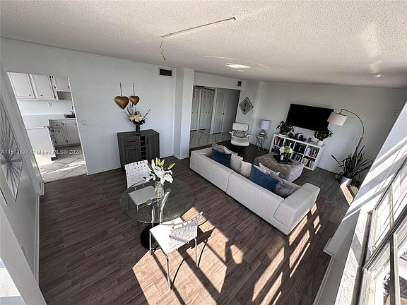 3rd image of 11930 N Bayshore Dr APT 508