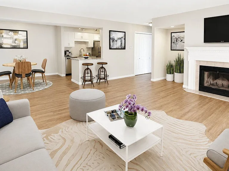 324 Shirley Ridge Dr — Photo 1