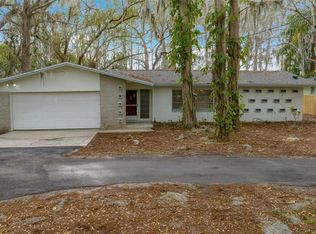 30713 George Dr, Tavares, FL 32778