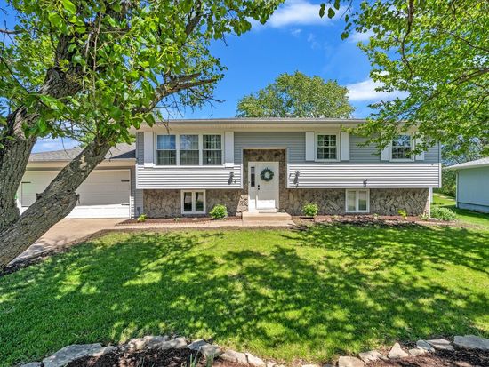 314 Crest Rd, Park View, IA 52748