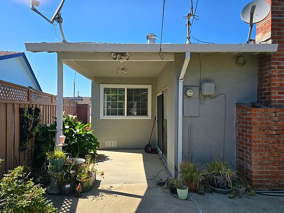 4th image of 5118 Royal Palm Dr