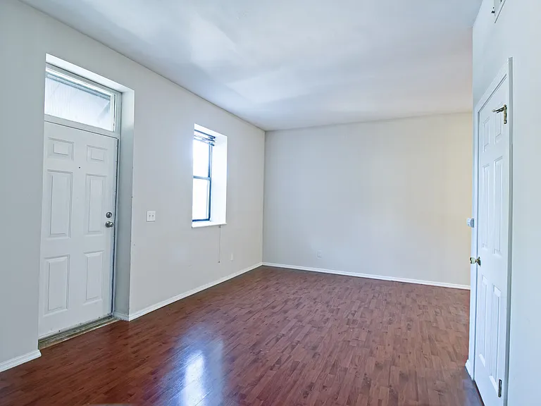 Waterman Pine Apartments LLC — Photo 15