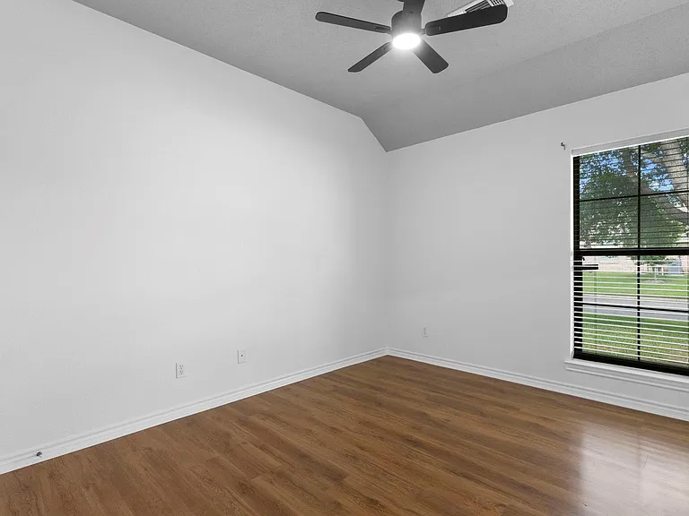 405 Harbor Oaks Dr — Photo 22