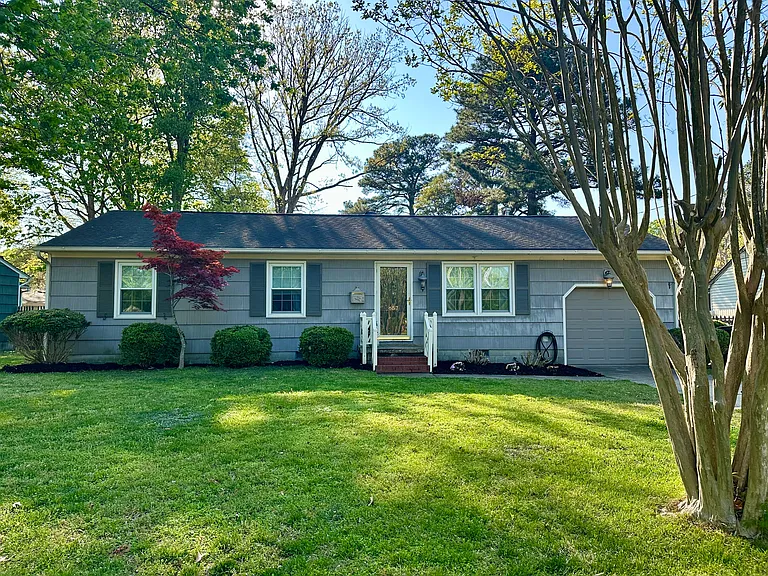 657 Daniel Dr — Photo 1