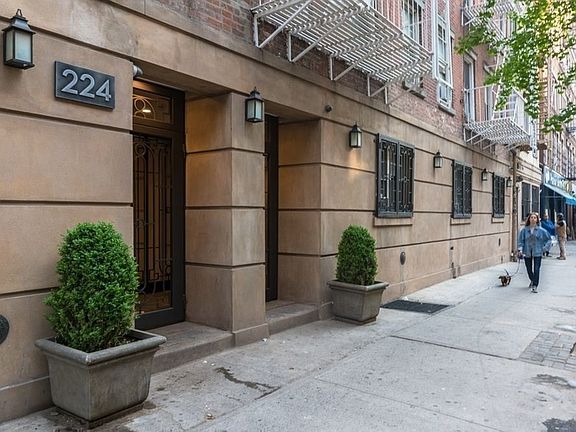 4th image of 224 Sullivan St APT A3