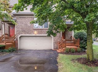 6333 Aspen Ridge Blvd, West Bloomfield, MI 48322