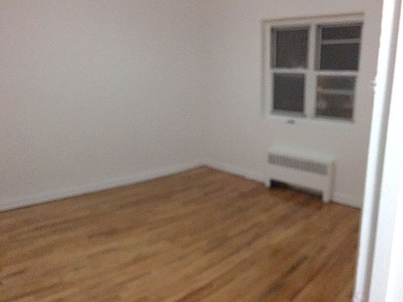 4th image of 4244 201st St APT 5B