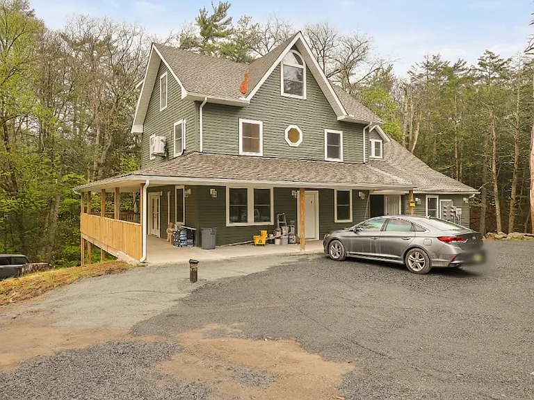 127 Evergreen Ln — Photo 43