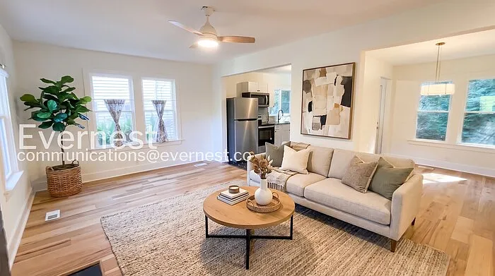 2 bed, 2.0 bath, 915 sqft, $1,845 — Photo 2