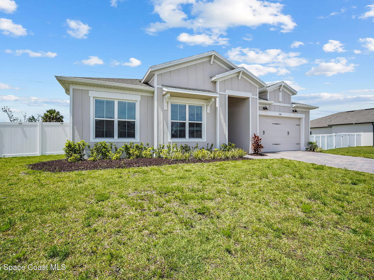 4 bed, 3.0 bath, 2577 sqft, $4,000 — Photo 3