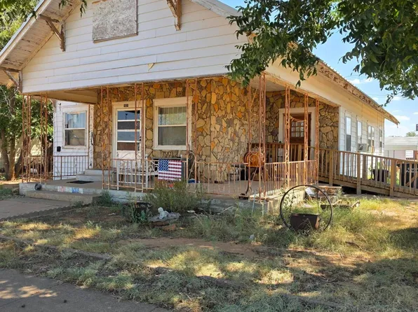 1021 Backus St, Paducah, TX 79248