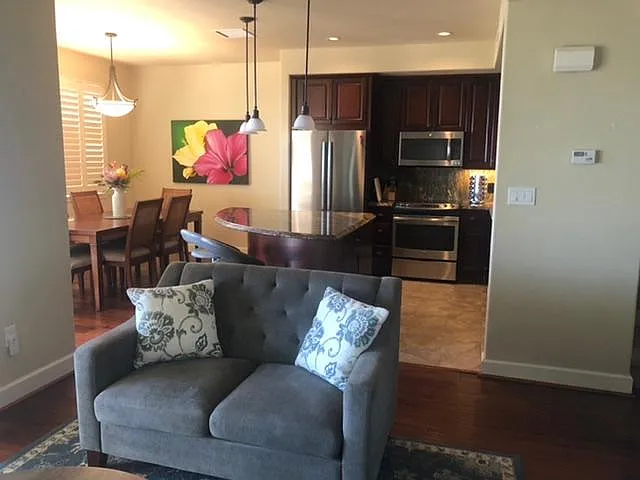 2 bed, 2.5 bath, 1446 sqft, $4,600 — Photo 3