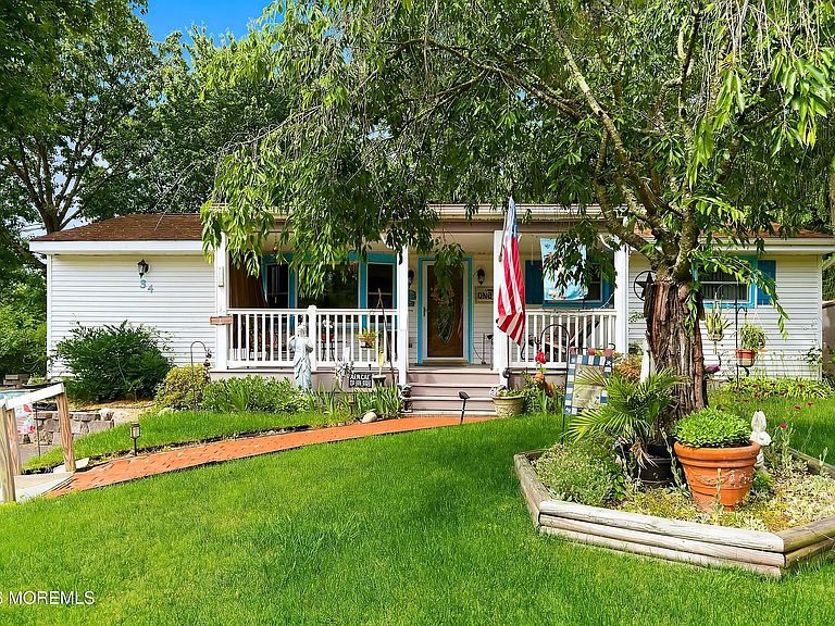 Listing photo 3