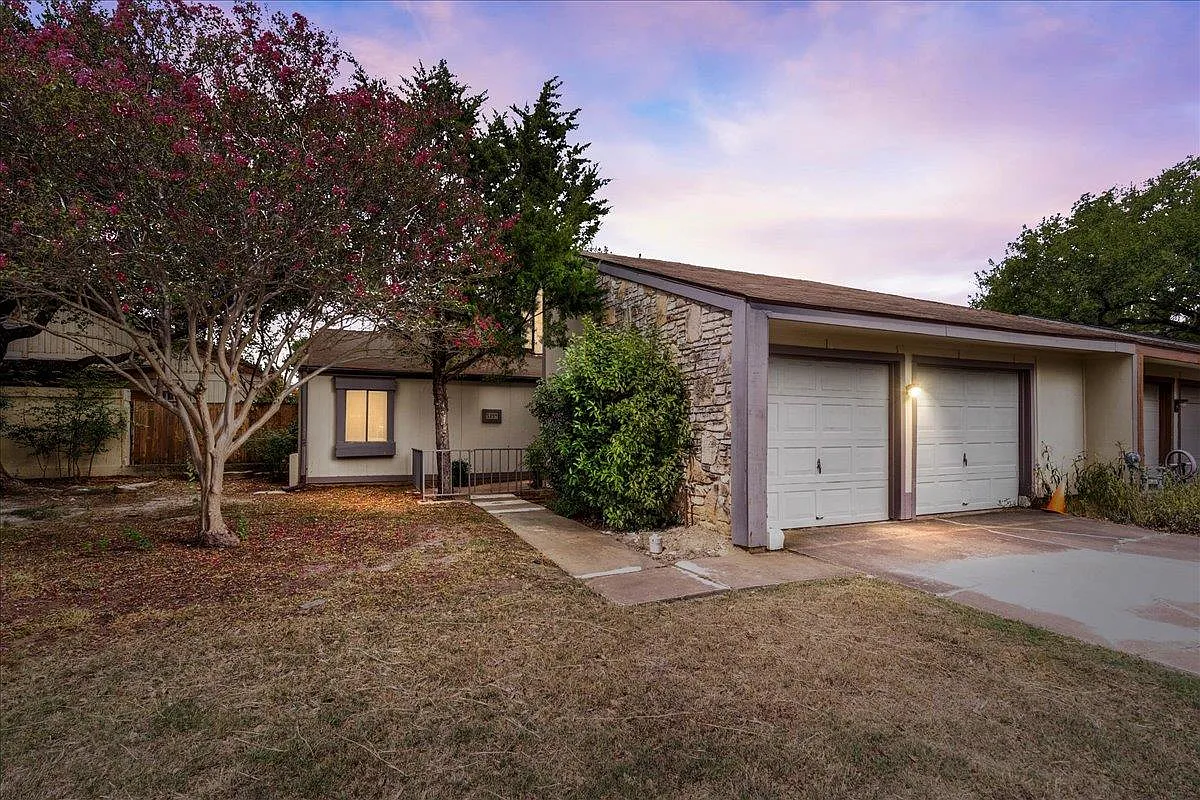 2 bed, 2.0 bath, 1521 sqft, $1,875 — Photo 1