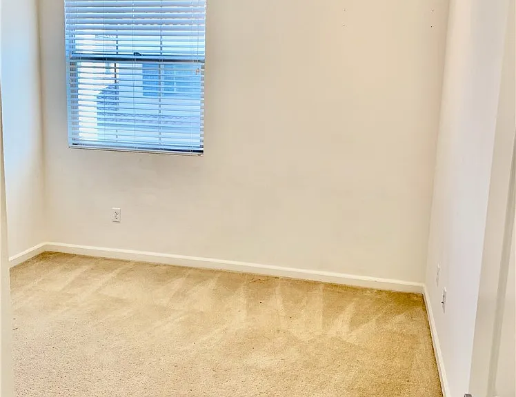 112 Breakwater — Photo 11