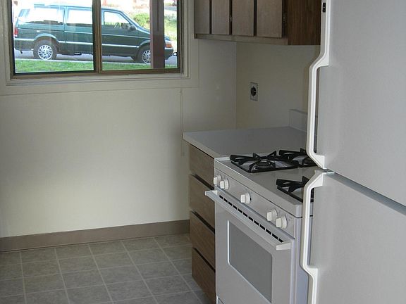 5th image of 1526 Pershing Dr #C