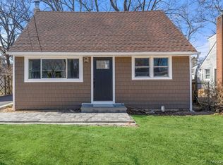 189 Trouville Rd, Copiague, NY 11726